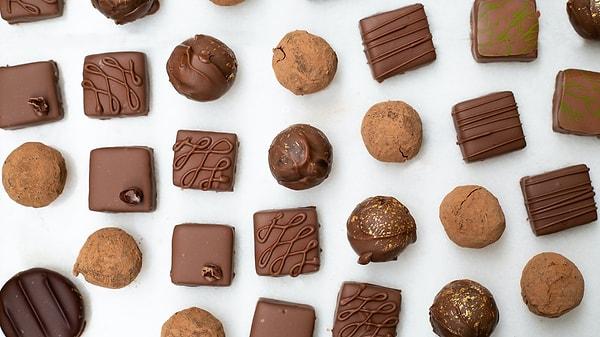 12. Dünyadaki çikolatanın yarısını Avrupa tüketiyor. Daha net olmak gerekirse, üretimde ve tüketimde Avrupa'da en yüksek oran İsviçre'ye ait.