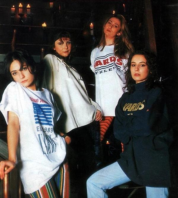 Türkiye'nin ilk ve tek kadınlardan oluşan Rock grubu, o dönem bir hayli seviliyordu. Fakat serüvenleri kısa sürdü ve 1994'te bu grup dağıldı.
