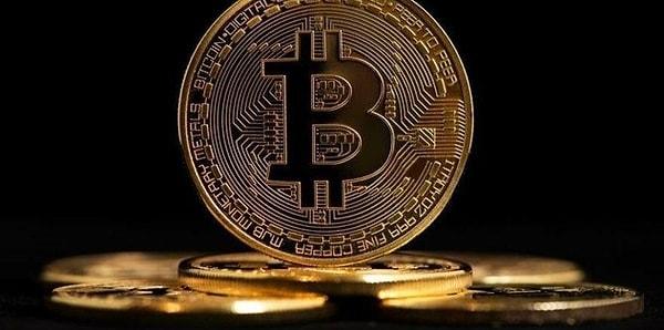 Bitcoin, onaylanan ETF'lerle dün yüzde 4'ten fazla yükselirken, bugün geriledi. 1 Bitcoin 45.513 dolardan (1.383.181 TL'den) işlem gördü.