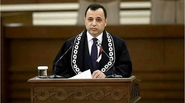 Anayasa Mahkemesi Başkanı Zühtü Aslan, Yargıtay'ın AYM kararlarını uygulamamasına ilişkin yaptığı açıklamada "AYM kararlarına uyulmamasının gerekçe ve geçerliliği olamaz" dedi.