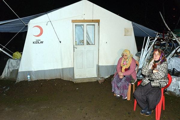 6 Şubat'taki depremde Kahramanmaraş'ta evi yıkıldığı öğrenilen şehidin ailesinin Merkez Dulkadiroğlu ilçesinin Şerefoğlu Mahallesi'ndeki çadırda yaşadığı ortaya çıktı.
