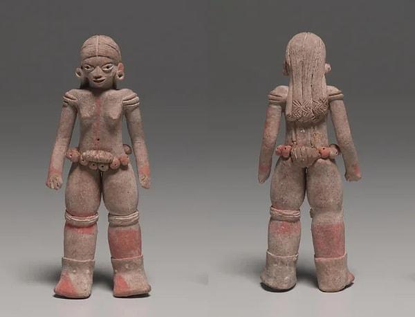 1. Meksika'da bulunan M.Ö 1500'lü yıllardan kalma Xochipala stilinde kadın figürü.