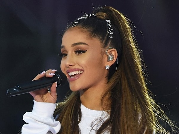 Her şarkısıyla tüm dünyayı kasıp kavuran Ariana Grande'yi tanımayanınız yoktur diye düşünüyoruz.