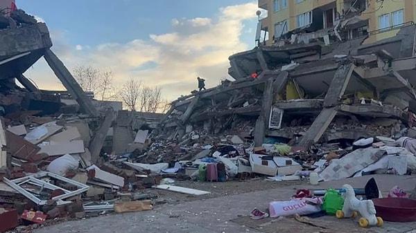6 Şubat'ta yaşanan Kahramanmaraş merkezli depremler, hala yaralarını sarmamış durumda. Türkiye hala bu felaketin izlerini taşıyor.