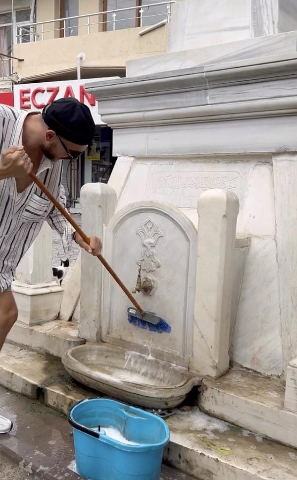 Instagram'da 2.6 milyon takipçisi bulunan Özkök, tek bir kir görmeyinceye kadar temizlik yapmaya niyet etmiş gibi. Gördüğü her yeri bal dök yapma konusunda da epey ısrarcı.