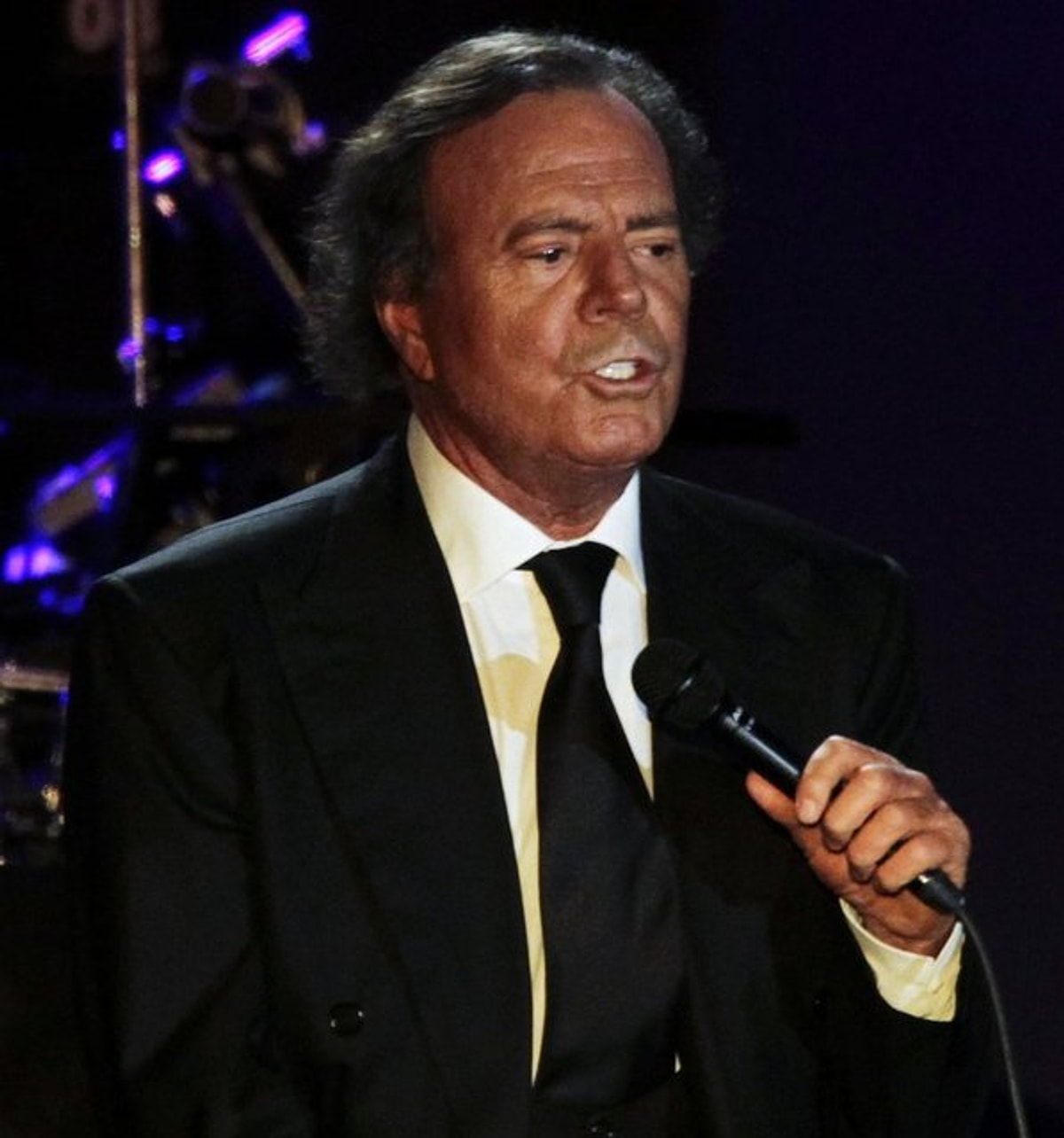 Julio iglesias. Хулио Иглесиас. Хулио Иглесиас-старший. Хулио Иглесиас сейчас 2022. Хулио Иглесиас 2024.