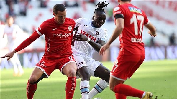 Trendyol Süper Lig'in 20. haftasında Antalyspor - Trabzonspor ile sahasında 1-1 berabere kaldı.