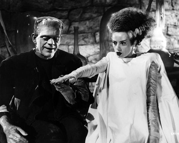 Orijinal filmde döneminin en önemli oyuncularından Elsa Lanchester ve Boris Karloff başrolleri paylaşmıştı.