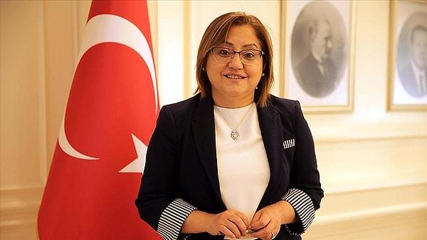AK Parti’de dikkat çeken bir aday ise Fatma Şahin oldu. Gazeteci Adem Metan’ın iddiasına göre, Fatma Şahin’e yeni dönemde de aday olacağı tebliğ edildi.