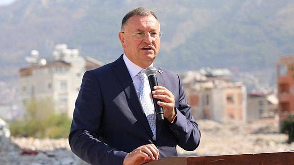 CHP Hatay Büyükşehir Belediye Başkanı Lütfü Savaş'ın yeniden Hatay'dan aday gösterilmesi tepkilerin odağında.