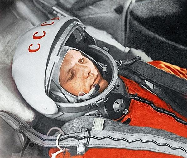 Uzaya çıkan ilk insan Yuri Gagarin, uzayda ilk kez "Dünya mavi, ne kadar güzel! İnanılmaz" demişti.