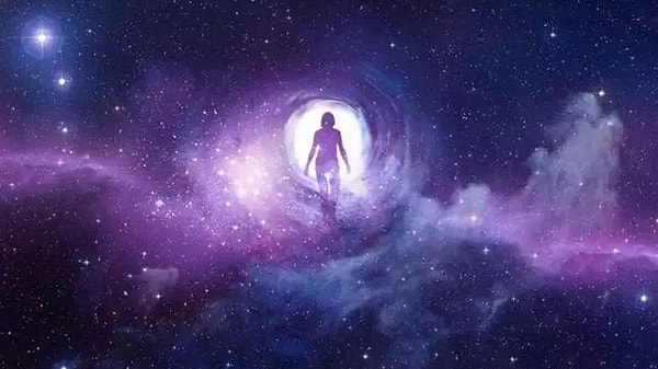 Kadın, bu erkeğin kendisine kafayı taktığını ve astral seyahatler yaparak odasına girdiğini iddia etti.