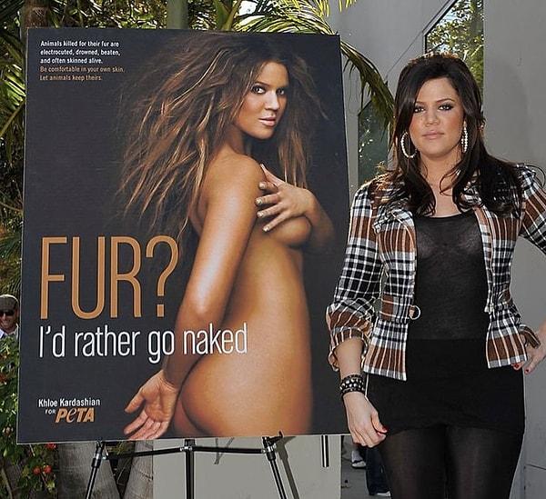 Khloe Kardashian 2008 yılında bir marka ile yaptığı iş birliğinde kullandığı "Gerçek kürk yerine çıplak gitmeyi tercih ederim"  sözleri bugün olay oldu!