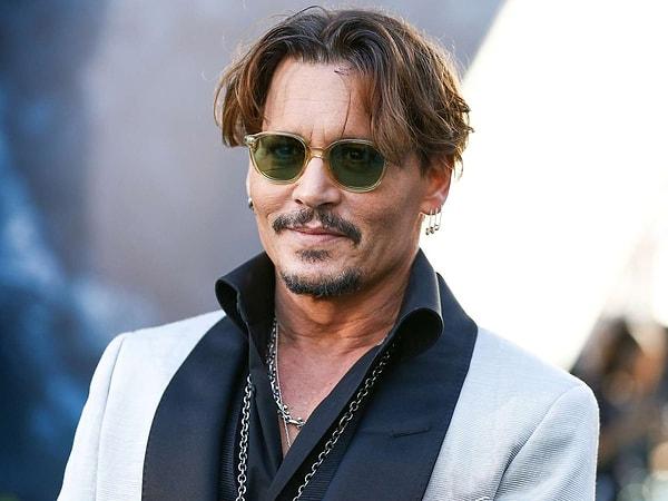 Variety'nin haberine göre; Depp, kendisini projeye katılmaya ikna edenin Pacino olduğunu söyledi. Pacino, filmde gerçek hayattaki Fransız sanat koleksiyoncusu Maurice Gangnat'ı canlandırıyor.