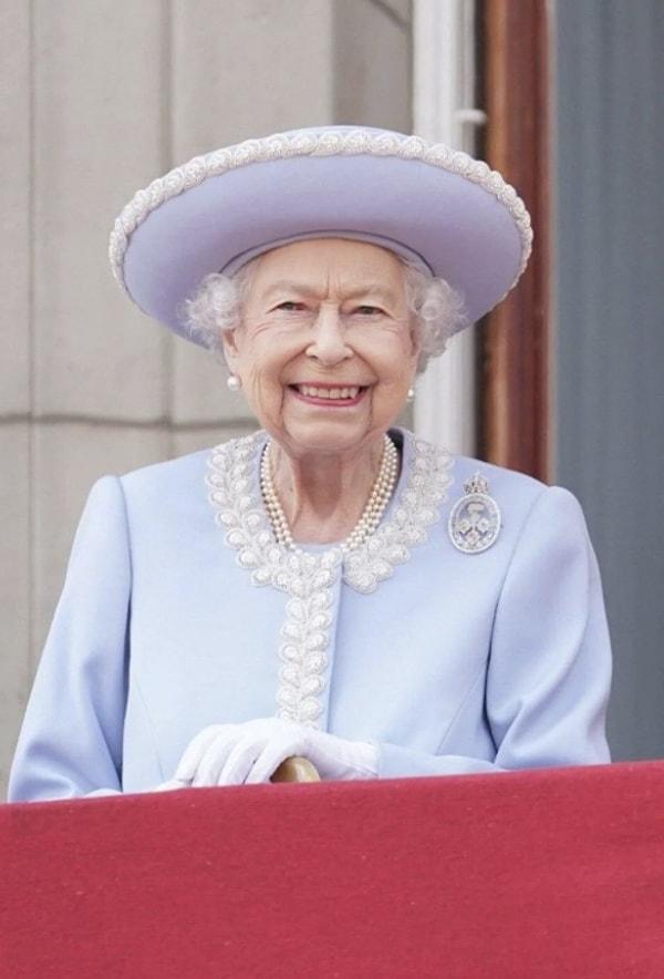 İngiltere Kraliçesi II. Elizabeth 2022 Eylül ayında hayata veda ettikten sonra ülkenin kralı III. Charles olmuştu.