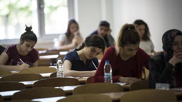 Gazete Oksijen'den Talia Boşnak'ın haberine göre, Türkiye'nin gözbebeği liselerinden mezun olan gençlerin çoğunluğu da artık eğitim için yurt dışını tercih etmeye başladı.