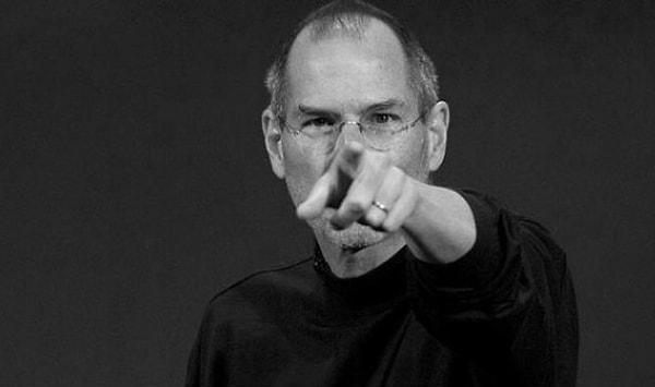 9. "Steve Jobs çok garip alışkanlıkları olan ve çalışanlarına kaba olan birisiydi. Bunun yanı sıra da kendisini baba olmaya hazır hissetmediği için kızını terk etmişti."