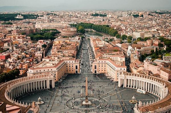 1. Vatikan Şehri dünyanın en küçük bağımsız devletidir.