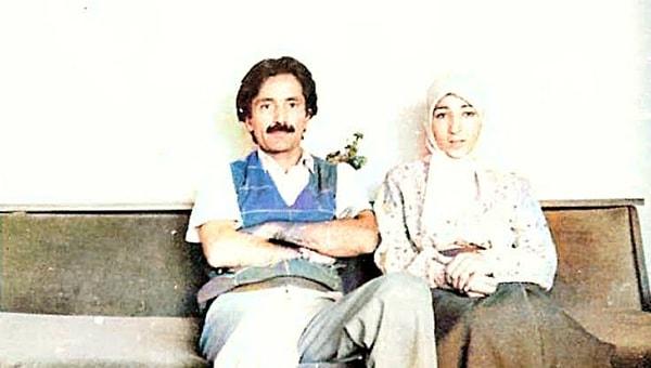 Şair Cahit Zarifoğlu'nun eşi Berat Hanım'a yazdığı şiir Twitter (X)'da viral oldu.