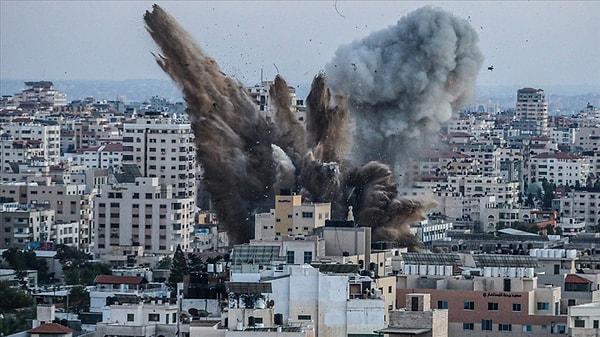 Hamas'ın askeri kanadı İzzeddin el-Kassam Tugayları, "Filistinlilere ve başta Mescid-i Aksa olmak üzere kutsal değerlere yönelik sürekli ihlallere karşılık verme" gerekçesiyle İsrail'e 7 Ekim 2023'te kapsamlı saldırı düzenlemiş, çok sayıda İsrailli esir alınmıştı.
