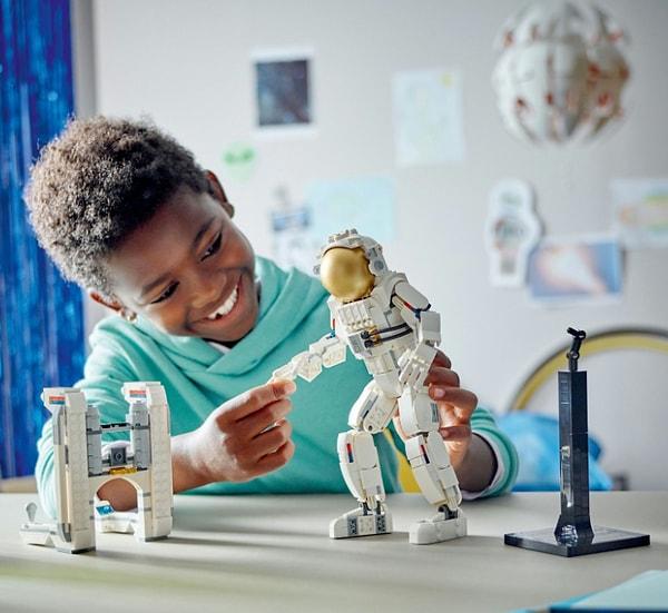 11. LEGO Creator Uzay Astronotu 31152