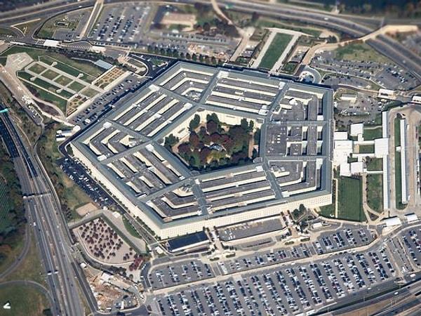 1.  Pentagon dünyanın en büyük ofis binasıdır.
