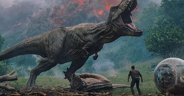 Başrollerinde Chris Pratt ve Bryce Dallas Howard'ın yer aldığı Jurassic World geçtiğimiz senelerde vizyona girerek gişe rekoru kırmayı başarmıştı.