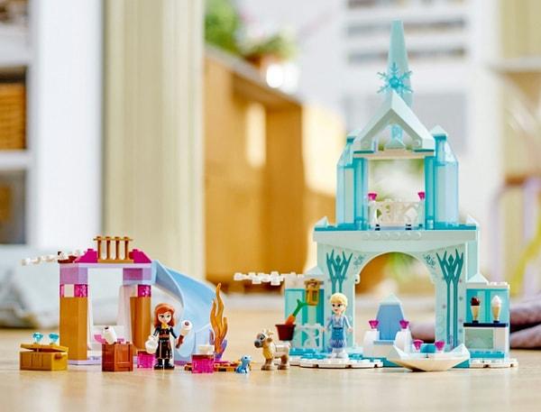 5. LEGO Disney Frozen Elsa'nın Karlar Ülkesi Şatosu 43238