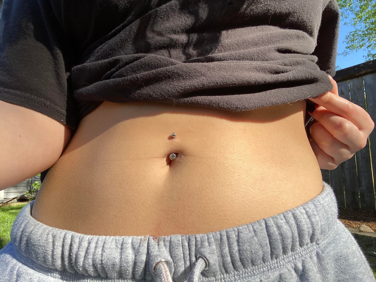 9. "Göbek deliğini temizlememek. 