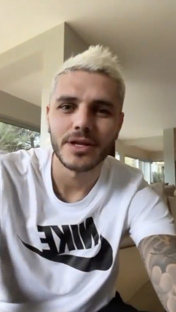 Icardi, Cem Karaca'nın "Bekle Beni" şarkısını söylerken "Merhaba İsmail. Seni seviyorum, yeni çıkacak olan Cem Karaca filminde başarılar diliyorum." dedi.