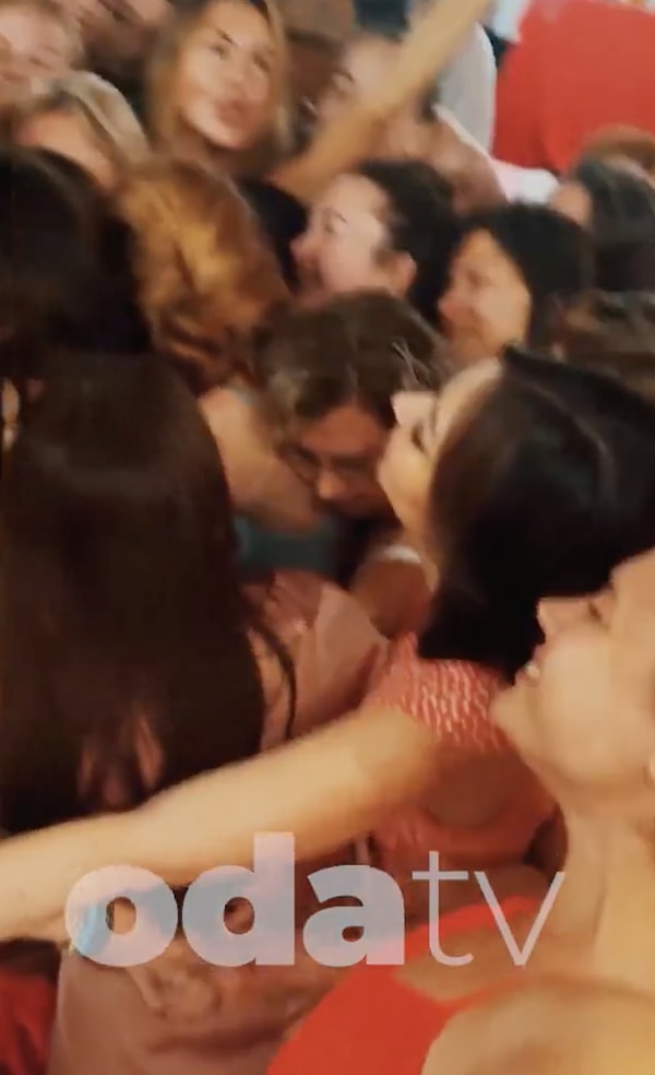 Sosyal medyada sevgi meditasyonu olarak adlandırılan video viral oldu.