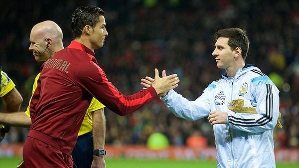 Futbolun iki dev ismi olmak kolay değil: Cristiano Ronaldo ve Lionel Messi kariyerleri boyunca hep birbirleriyle yarıştı.