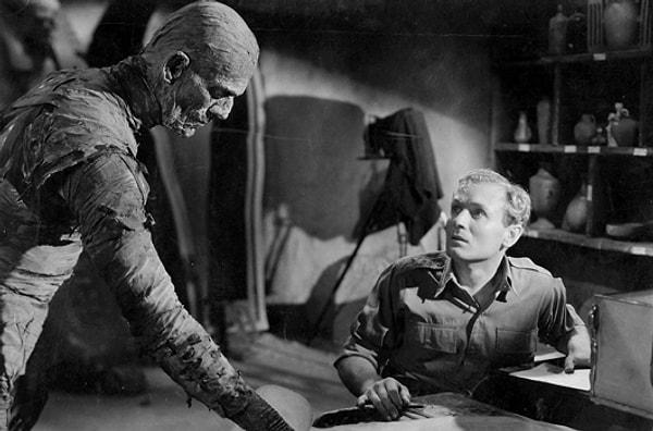 27. Universal, Mumya serisinden altı film çıkardı ama Boris Karloff'u dirilen Imhotep rolünde sadece bir kez oynatabildi.