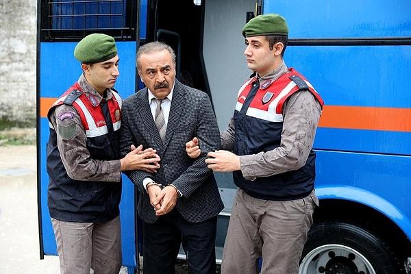 Yılmaz Erdoğan, hem senaryosunu üstlendiği hem de oyunculuğunu yaptığı İnci Taneleri dizisiyle yıllar sonra ekrana dönüyor.