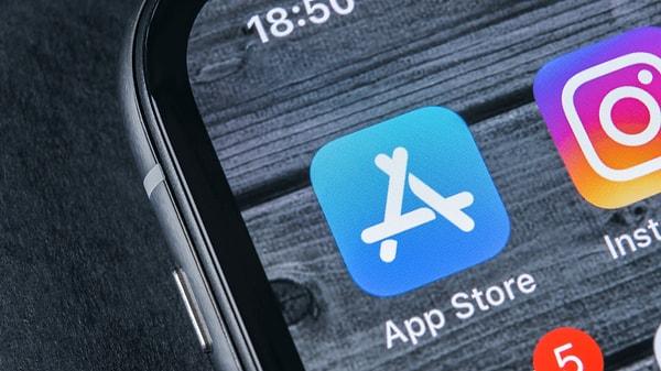 ABD merkezli teknoloji devi, iOS 17.4 Beta ile beraber Avrupa Birliği'nin Dijital Piyasalar Kanunları kapsamında, kullanıcıların bundan böyle App Store dışından uygulama yükleyebilmesine imkan tanıdı.
