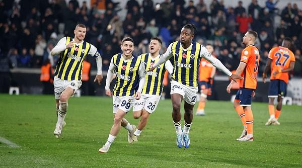 Michy Batshuayi'nin 90+4'te kaydettiği penaltı golüyle sahadan galip ayrılan Sarı-Lacivertliler, Başakşehir ceza sahasına tam 71 kez giriş yaparak Süper Lig tarihinde bir rekora imza attı.