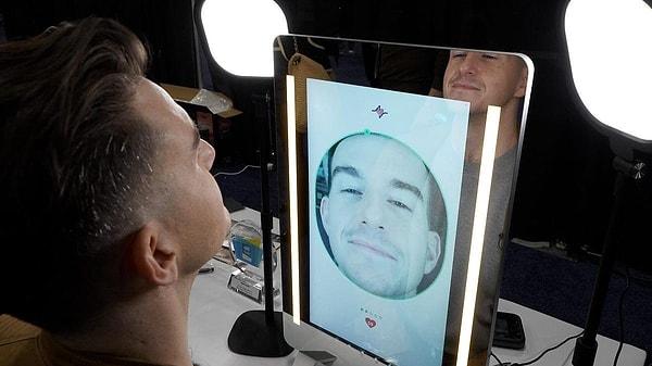 This smart mirror can detect users' health information, particularly by analyzing the blood flow on their faces.