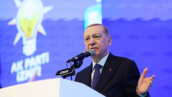 Cumhurbaşkanı Recep Tayyip Erdoğan, evrensel kamu yönetim ilkeleriyle bağdaşmadığı için eleştirilen İzmir Şehir Hastanesi'nin açılış töreninde açıklamalarda bulundu.