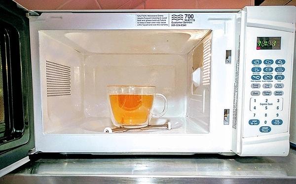 "ABD Büyükelçiliği çayı doğru şekilde yapmaya devam edecek: Mikrodalgada ısıtarak."