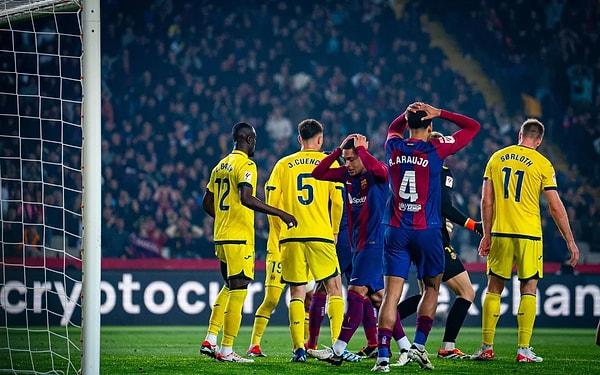 Maçın 54. dakikasında 2-0 yenik duruma düşen Barcelona, 71. dakikada Eric Bailly'nin kendi kalesine attığı golle 3-2 öne geçti. Villarreal 84. dakikada Gonçalo Guedes'in golüyle 3-3 eşitliği yakalarken, 90+9. dakikada Alexander Sörloth ve 90+12. dakikada Jose Luis Morales'in golleriyle 5-3 öne geçti. Karşılaşmayı da konuk ekip 5-3 kazandı.