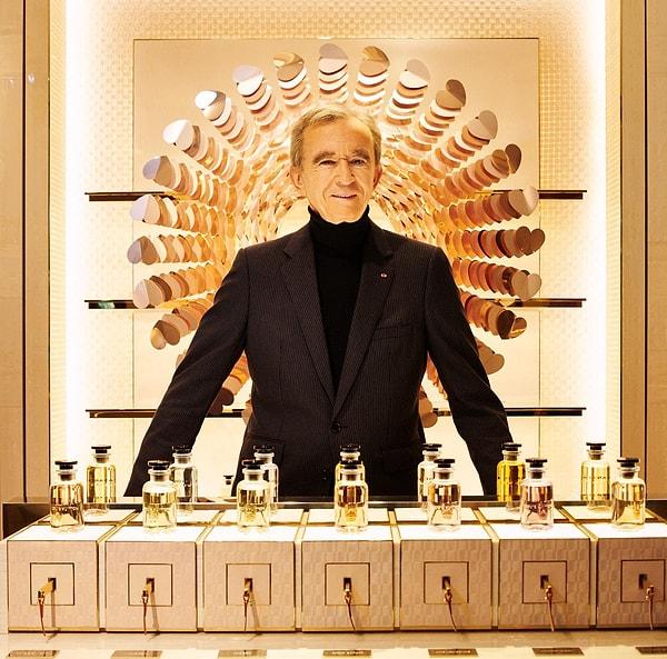 Arnault, 75 ünlü kozmetik markasının yöneticiliğini üstleniyor.