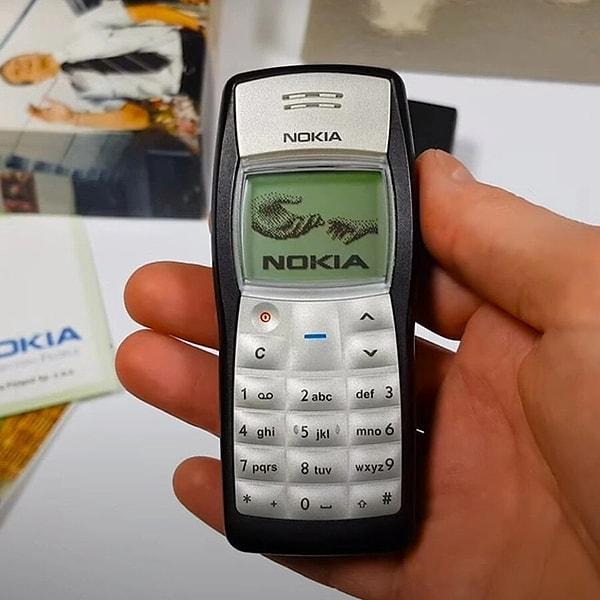 Tüm zamanların en çok satan telefonları belli oldu. Visual Capitalist tarafından paylaşılan verilere göre, ilk sırada Nokia 1100 modeli yer alıyor. Listede Nokia ve iPhone modelleri arasında ise kıyasıya bir rekabet var.