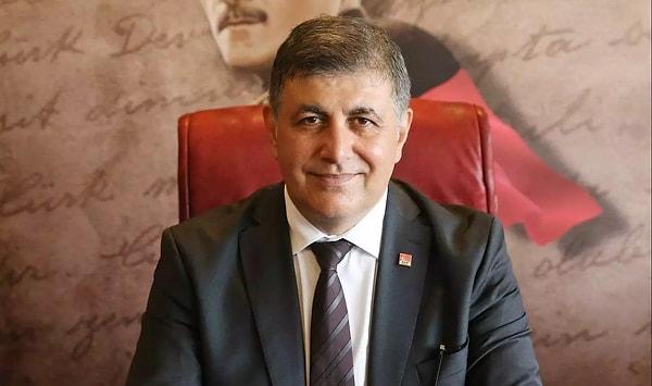 İzmir’de Tunç Soyer yeniden aday gösterilmemiş ve CHP’nin kalesi olarak görülen İzmir’de yeni aday Cemil Tugay olmuştu.
