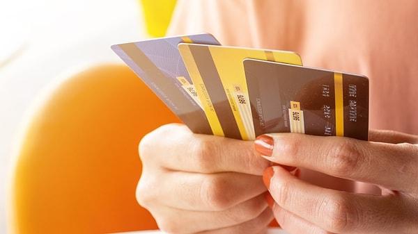 Müşterinin talebiyle kolayca yükseltilen, periyodik olarak artırılan kredi kartı limitlerinde prosedürler zorlaşıyor!