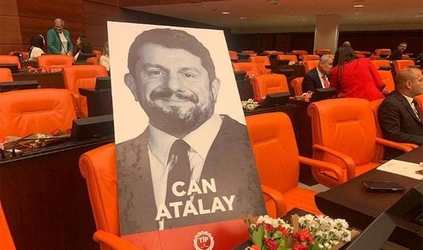 AK Parti Grup Başkanvekili Leyla Şahin Usta, hakkında Anayasa Mahkemesi’nin verdiği hak ihlali kararları uygulanmayan Türkiye İşçi Partisi milletvekili Can Atalay’ın vekilliğinin bugün ya da bu hafta içinde düşürüleceğini açıkladı