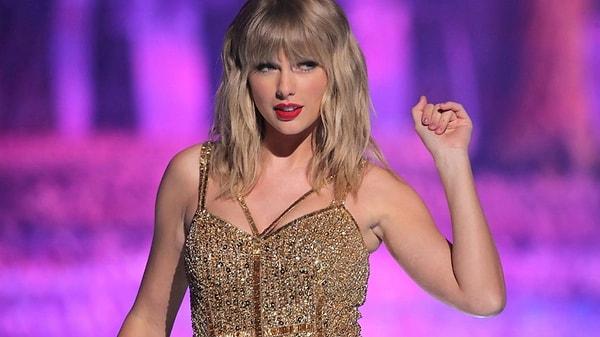 Dünyaca ünlü şarkıcı ve şarkı sözü yazarı Taylor Swift'i tanımayan kalmamıştır: Kendisi 2023'te 'Yılın Kişisi' ilan edilmişti.