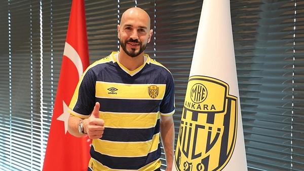 Hellas Verona'dan transfer edilen 32 yaşındaki futbolcu, Emre Belözoğlu yönetimindeki takımıyla ilk antrenmanına çıktı.
