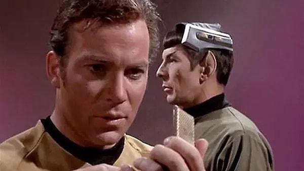 "Strange New Worlds", NBC'de 1966'da orijinal dizinin prömiyer yapmasından bu yana yayınlanan 12. "Star Trek" TV şovudur ve Gene Roddenberry'nin insanlık için umut dolu bir gelecek vizyonunu tanıtmıştır.