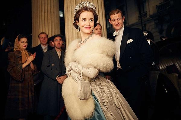 Bilmeyenler için "The Crown" Kraliçe 2. Elizabeth'in hayatını anlatan Netflix dizisi.