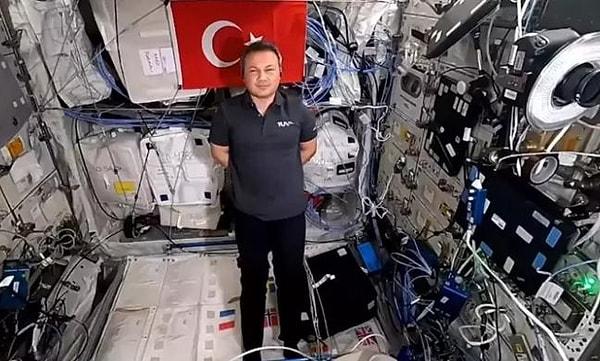 Uzaydayken Türkiye ile irtibatını hiç kesmeyen Gezeravcı, ekip arkadaşlarıyla birlikte bugün Türkiye saati ile 17.50'de Uluslararası Uzay İstasyonu'ndan ayrılacak.